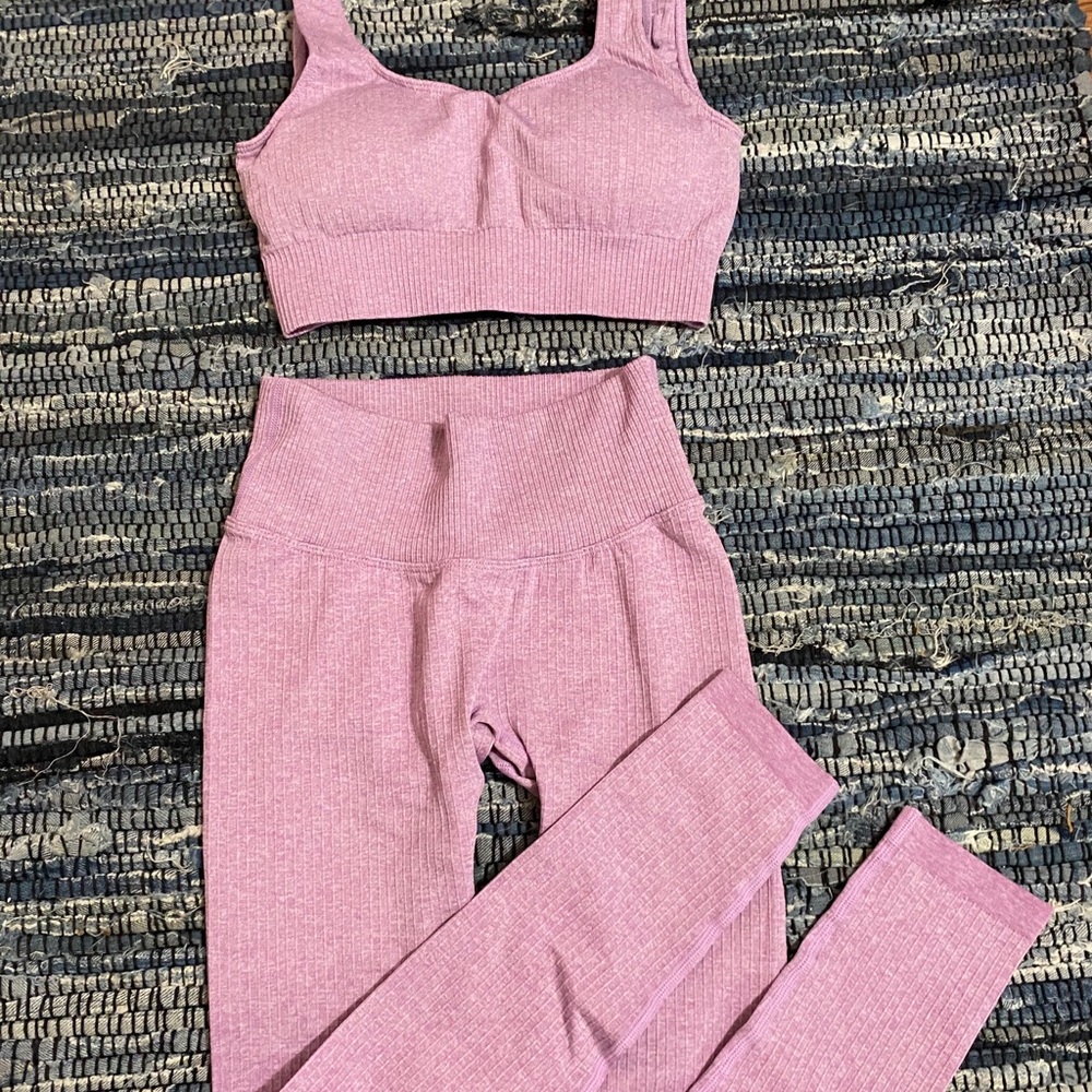 Lilac workout set